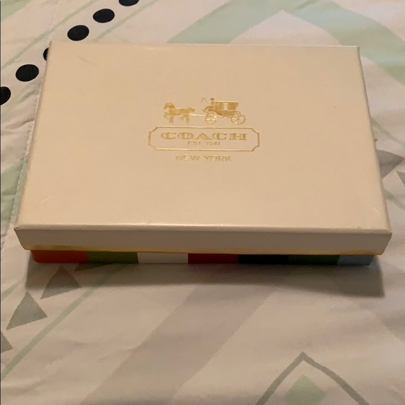 SOLD - NWT COACH Julia SP Legacy small wristlet #46809B - Picture 5 of 5